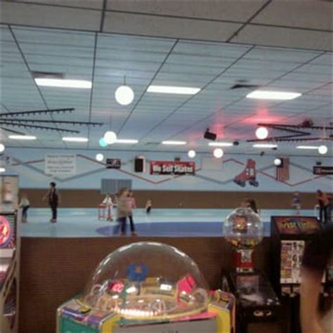 Have a Blast with Friends at Magic Elm Skateland: Hours for Teens and Adults